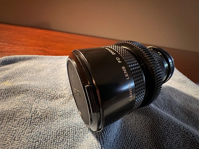 Lente Canon FD 200 mm f/3 FD, montaje de bayoneta con engranaje de enfoque, ¡maravillosa óptica de vidrio!