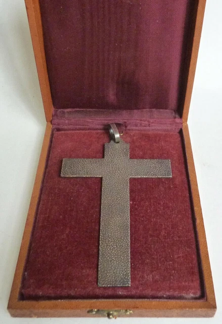Ancien Pendentif Croix En Métal Sur Collier En Cuir – Bijou Vintage Homme Ou Femme