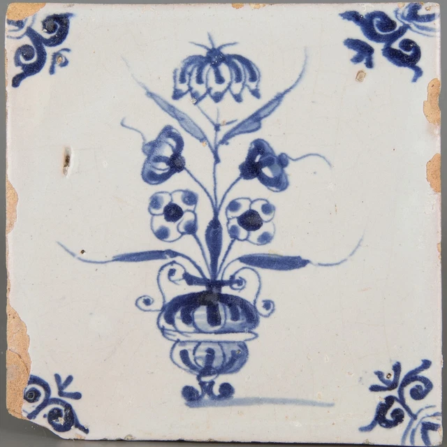 Nice Dutch Delft Blue tile, flowerpot, first half 17th. century.
