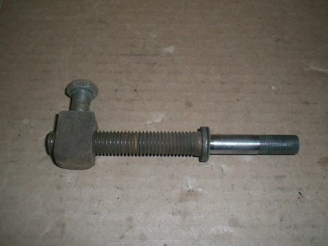 Table adjusting screw and nut from Vintage Walker Turner 6 Inch Jointer
