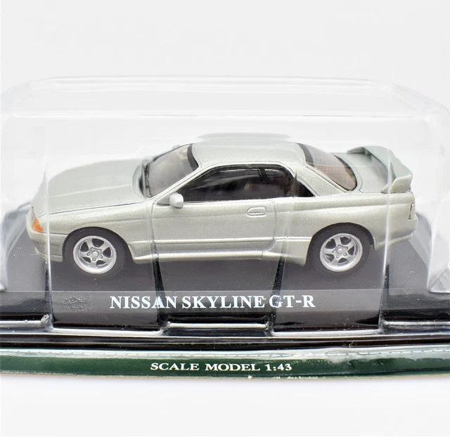 Nissan Skyline GT-R R33 Silver Diecast Scale Model Car