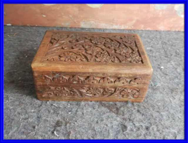 Caja De Madera Con Talla De Flores