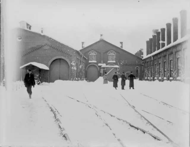 1898 photo Delaware &Hudson Railway Shop Exterior in Snow New Years Oneonta NY