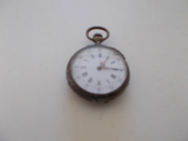 Montre De Poche En Argent Ancienne - À Réviser Ou Pour Pièces (Modèle Vintage)