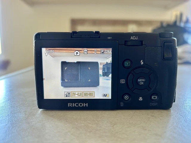 Ricoh GR Digital 8.1MP Point and Shoot NEAR MINT  CONDITION 4