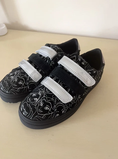 Clarks Disney girls frozen shoes NEW size UK 12 💕 black & silver