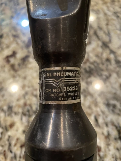 Central Pneumatic 3/8" Drive Professional Air Ratchet Item 35228 Used Works Good