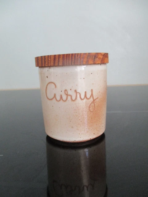 Petit Pot A  Curry Couvercle En Bois   En Grès Du Marais France