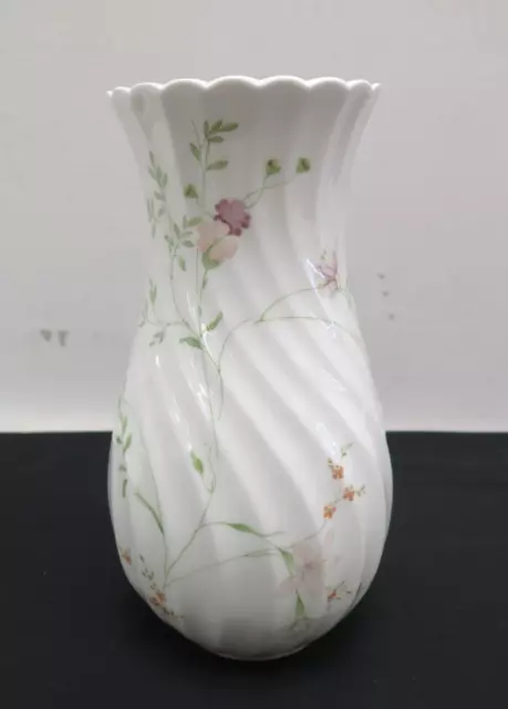 Vintage Wedgwood Campion Bone China Vase Made In England 21 cm High