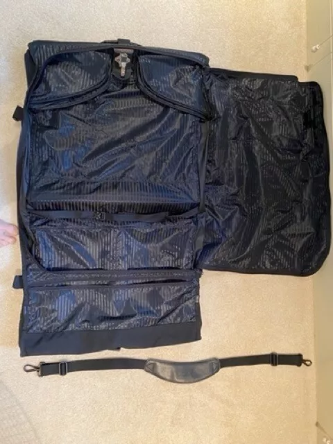 Tumi Ballistic Nylong Black 231D3 Garment Bag