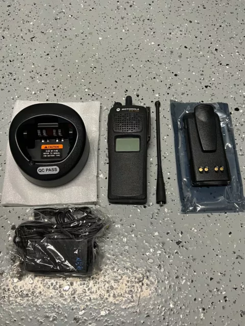 Motorola XTS1500 H66UCD9PW5BN 700/800 MHz P25 Digital Portable Two-Way Radio NEW