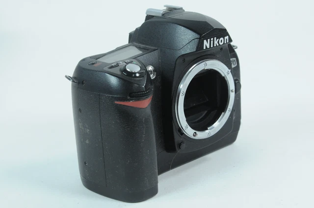 Nikon D70 6.1MP Digital SLR Camera Body #G151