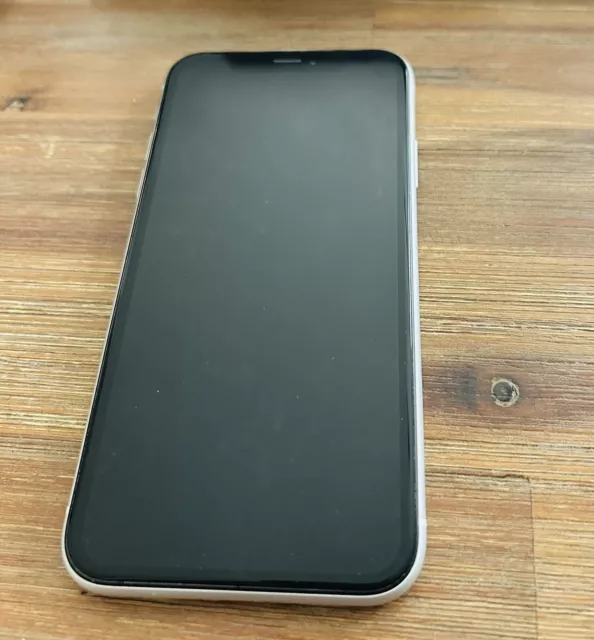 Apple iPhone XR 64 GB weiss, sehr guter Zustand In OVP