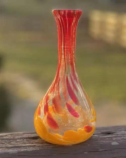 Hand Blown Art Glass Mottled Spotted Multicolor Tulip flower Vase 7”T 3.5”W