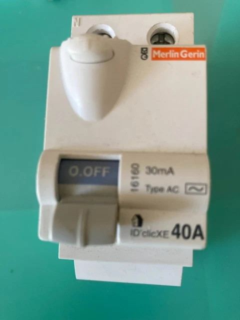 Lot De 2 Interrupteurs Différentiels Merlin Gerin 40A 30mA - Réf. 23160 - Occasion Très Bon État