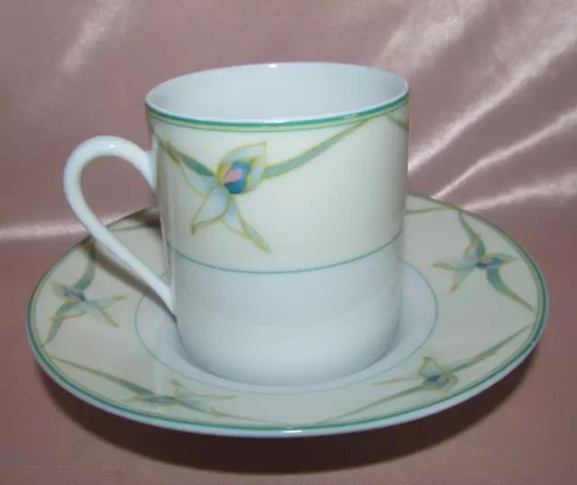 Tasse café litron porcelaine Limoges Raynaud décor floral orchidée collection