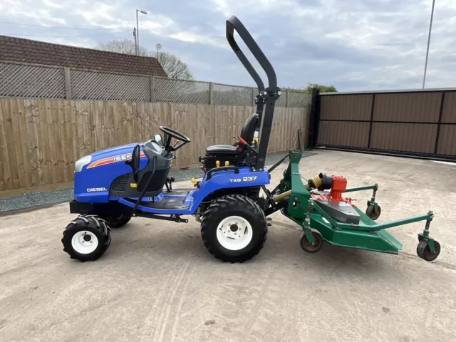 2017 Iseki Txg 237 Sub Compact 4Wd Tractor & Wessex Cr15 1.5 Meter Mower - 223Hr