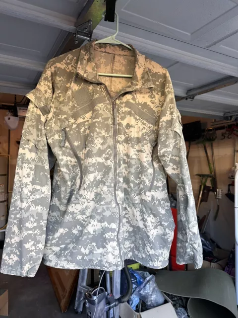 ECWCS GEN III Level 4 Wind Jacket, ACU pattern, Size Medium Regular (MR)