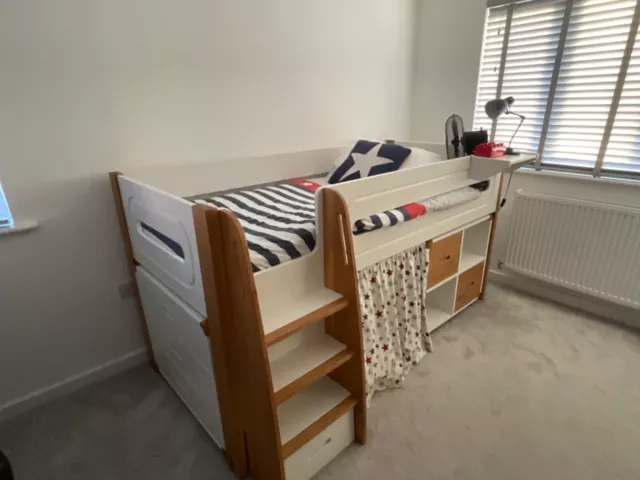 Child’s Stomper Cabin Bed Mid Sleeper