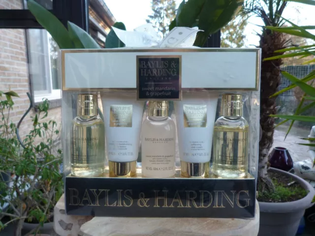 Baylis & Harding gift box Sweet Mandarin & Grapefruit