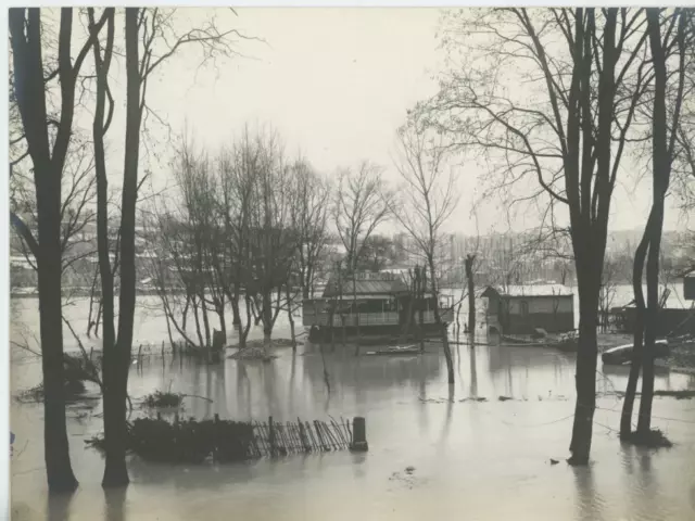 France, Inondations de 1910 à Lyon  Vintage silver print.  Tirage argentique d