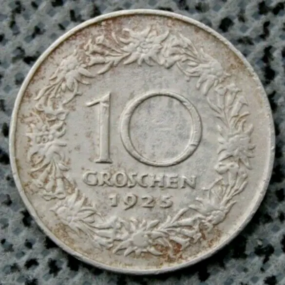 Austria 1925 10 Groschen First Republic Woman Hat Vintage Copper-Nickel 22mm
