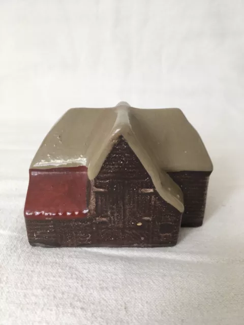 Mudlen End Studio Pottery The Red Barn 25 LG Rare Collectable Figurine
