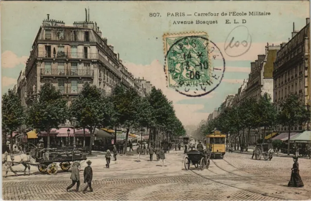 CPA PARIS 7e - Carrefour de l'Ecole Militaire Avenue Bosquet (65494)