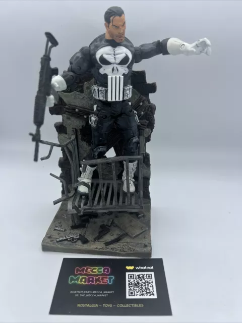 Marvel Legends The Punisher Toybiz 2002 Action Figure Diorama Display