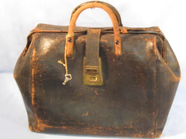 Antique Doctors Bag & Key Black Leather New Process Co Warren Pa.