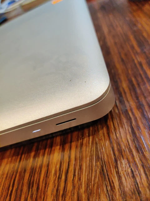 Apple MacBook Pro 15.4" (1TB HDD, Intel Core i5 , 2.4GHz, 2010 8