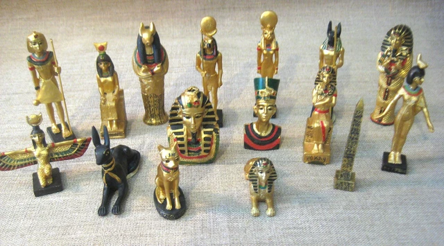 Lot de 5 figurines en porte-clé représentant des divinités égyptiennes - Label Emmaüs