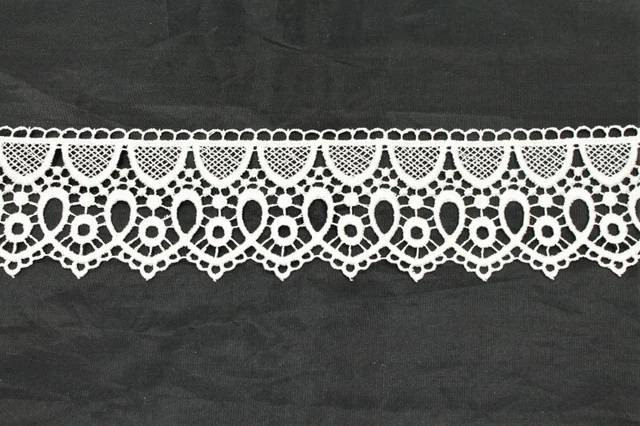 Dentelle blanche macramé avec calice 22 cm euros/m | vente en ligne sur