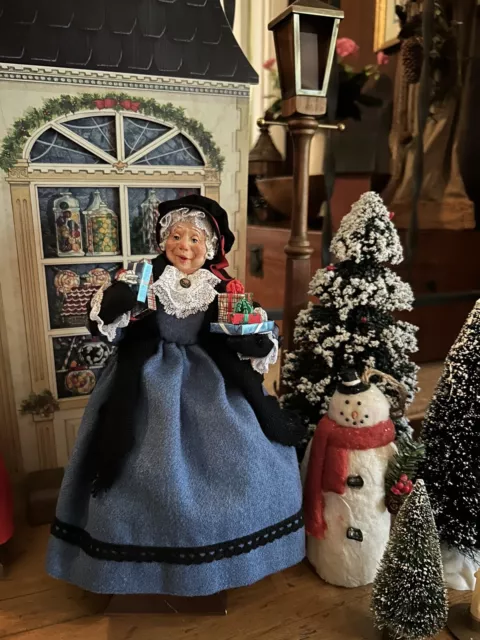 Simpich Character Doll Christmas Caroler Grandma With Her Gifts. 🎁