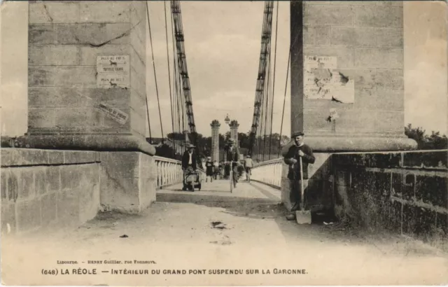 CPA La RÉOLE - Interior of the Grand Suspension Bridge over the Garonne (28473)