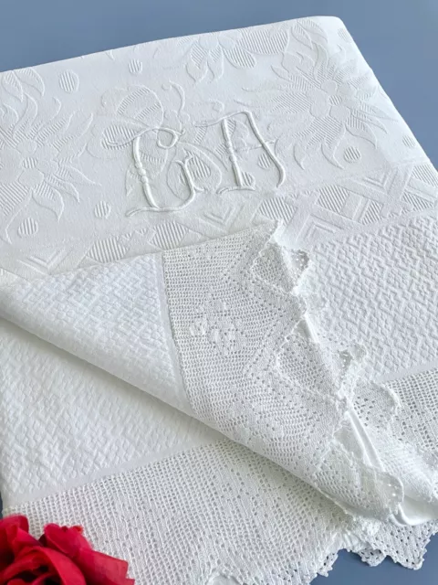 Linge ancien Couverture de mariage 2 Monogrammes -  Piqué de coton - Réf 2124