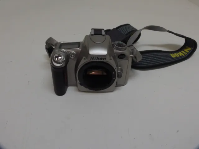 Analoge Spiegelreflexkamera Nikon F55 nur Body ohne Objektiv geprüft (3376)