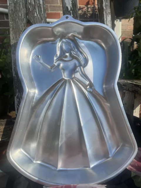 1998 Wilton Retired Mattel Barbie Princess Cake Tin Baking Pan 2105-9815