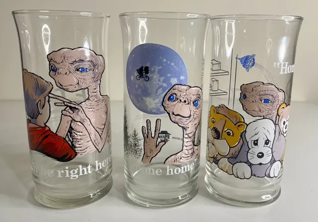 Mint condition 1982 ET Collector Glasses Pizza Hut  Set of 3