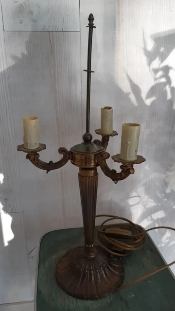 Ancienne lampe sur pied, bronze, trois branches, milieu XXe