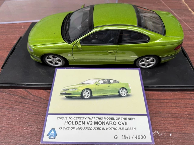 AUTOART 1:18 SCALE Holden/Vauxhall V2 Monaro CV8 coupe - Blue(2004