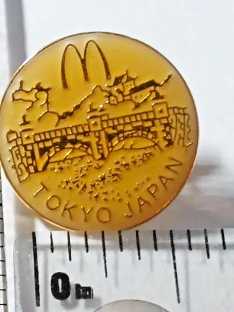 McDonald's Restaurant TOKYO JAPAN Lapel Pin (050923)