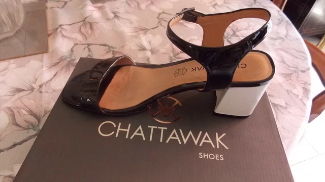 Sandales Talons Très Hauts Manolo Blahnik - Cuir Noir à Lanières - Pointures 40,5 & 41,5 - Neuves