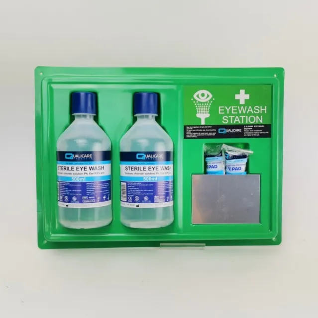Stazione da parete di pronto soccorso lavaggio occhi di emergenza con bottiglie, 2 cuscinetti e medicazioni per occhi.