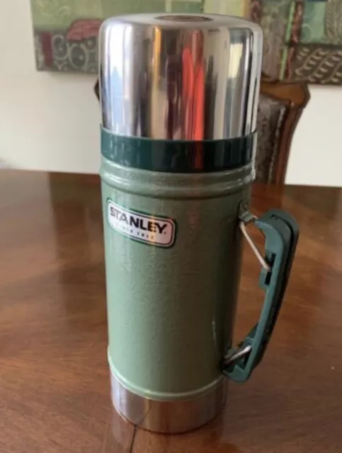 Vintage 1958 Two STANLEY Thermos and Metal Food Box Picnic, Travel Set,  Leather Zip Case, N944 NO RUST 