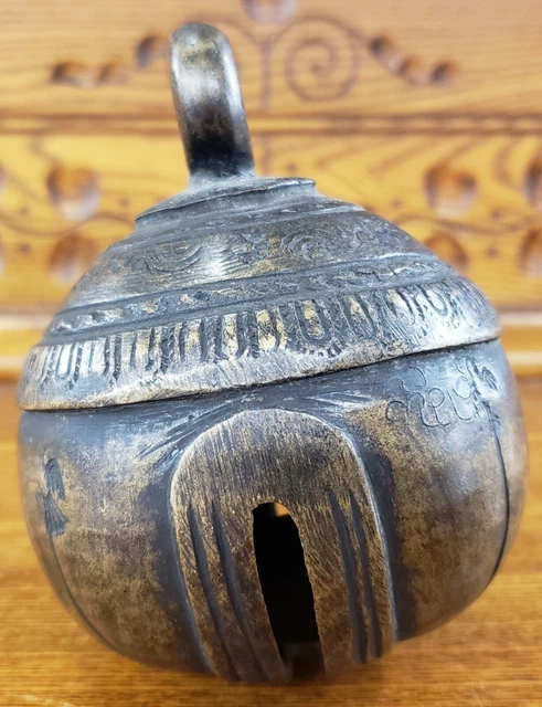 Late 19th Century Burmese Bronze Elephant Bell 3