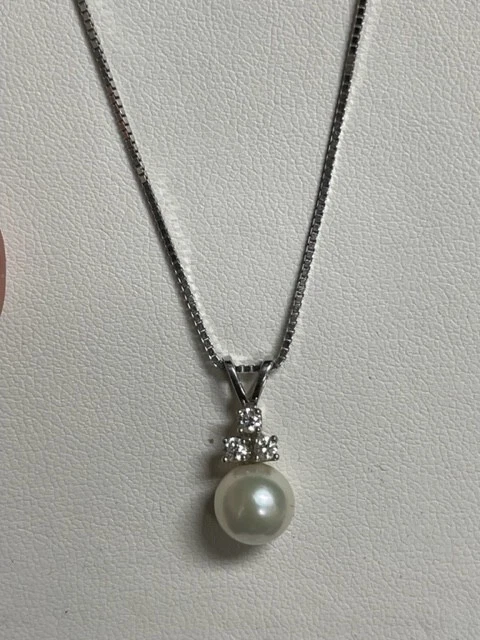 14k White Gold Box Chain Necklace w/ Pearl Diamond Pendant .13cts VS-2 3.6g DS30 14k White Gold Box Chain Necklace w/ Pearl Diamond Pendant .13cts VS-2 3.6g DS30
