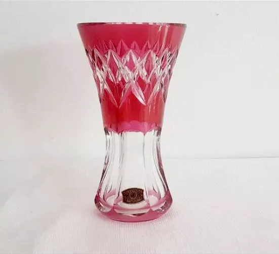 Vase en cristal rouge rubis signé Val Saint Lambert