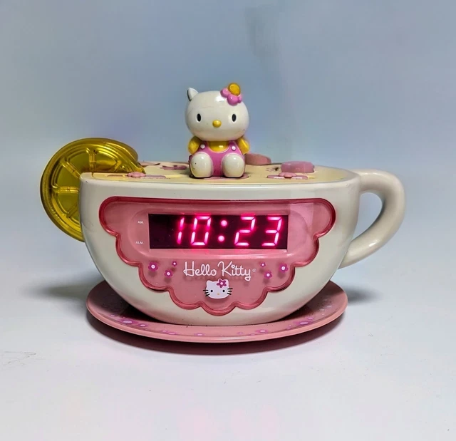 HELLO KITTY TEACUP Digital Clock AM/FM Radio with Night Light Pink