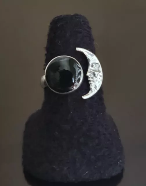Erick's Sterling Silver Black Onyx Ring Taxco.925. Size 7.4